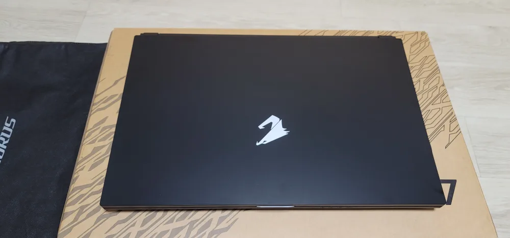 [새제품]기가바이트 17인치 게이밍 노트북