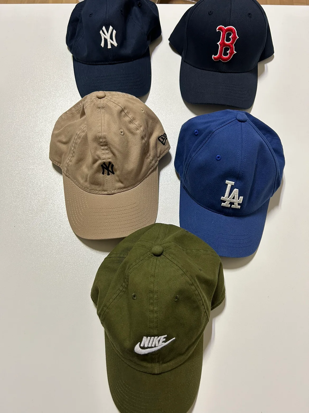 모자 팔아요 (1개당 만원)