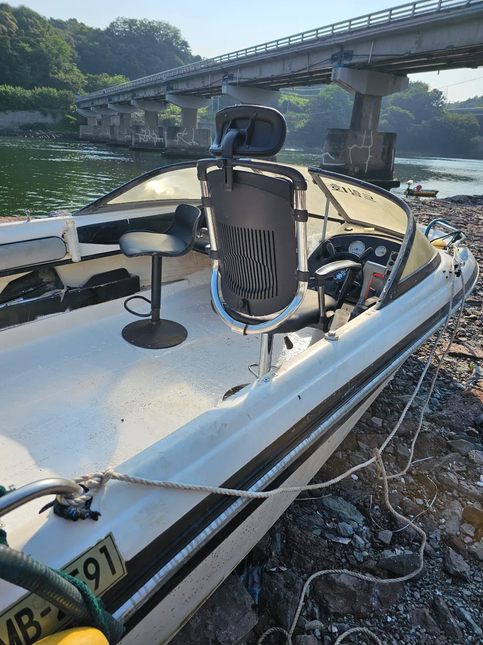 140마력 4싸이크 레저보트1000만원에 판매함