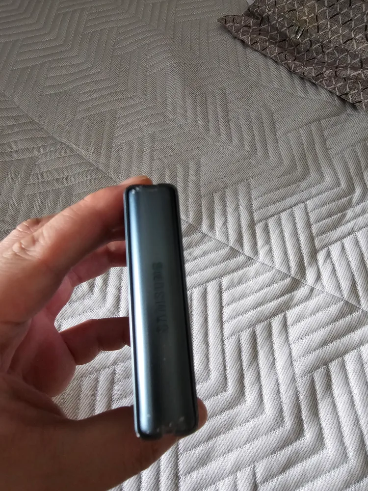 z플립 3 판매합니다 중고