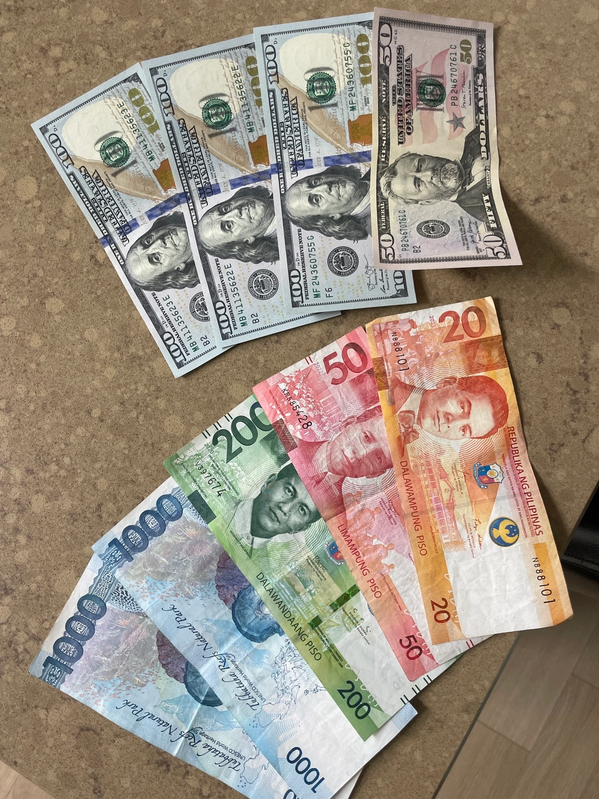 필리핀 페소 및 달러 팝니다 | 기타 중고물품 | 당근 중고거래