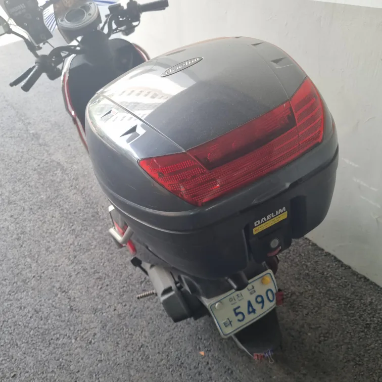 중고오토바이.  팝니다