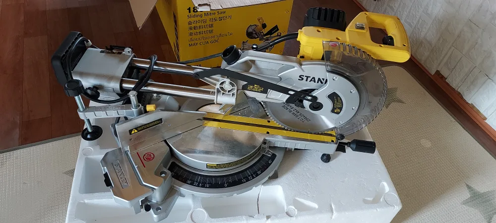 슬라이딩 각도  절단기 팝니다