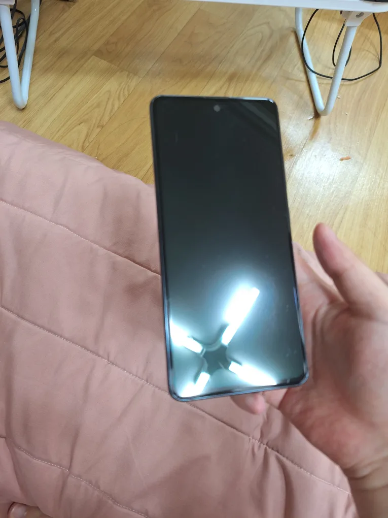 A51 중고폰 액정파손 살짝 SKT