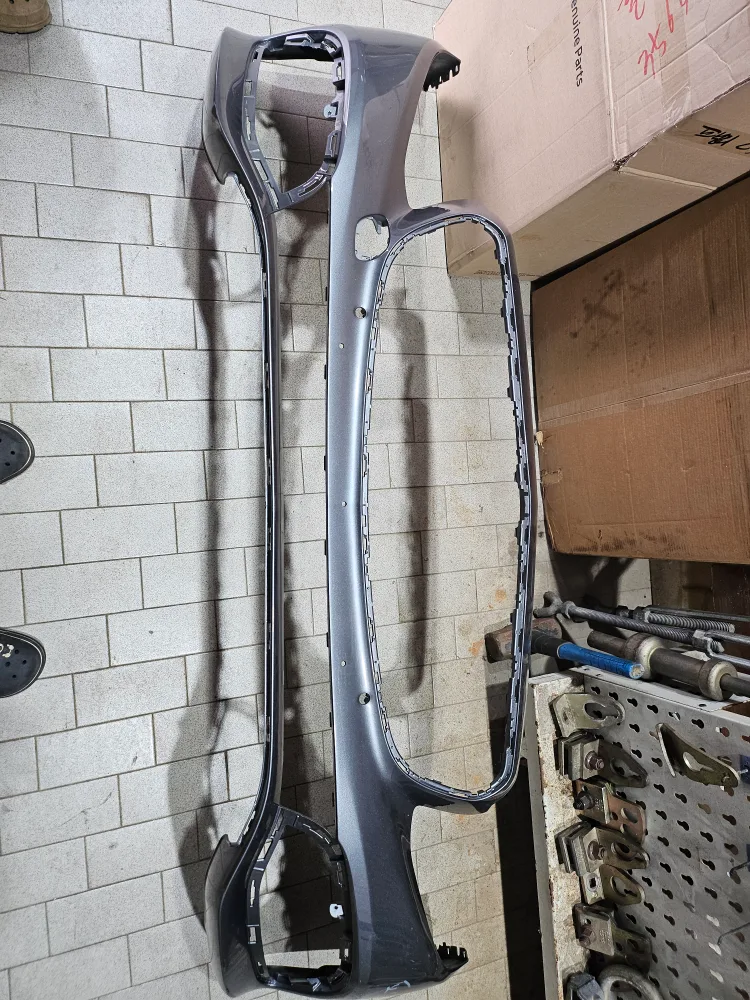 벤츠 E클래스 220d 아방가르드 중고 앞범퍼팝니다