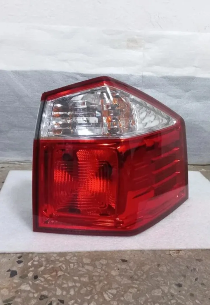 올란도 중고  조수석 후미등 팝니다