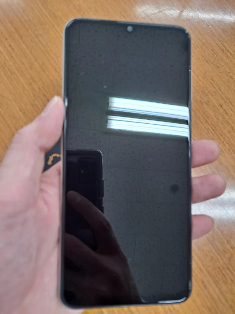 갤럭시 점프 2. 깨끗한 중고입니다.