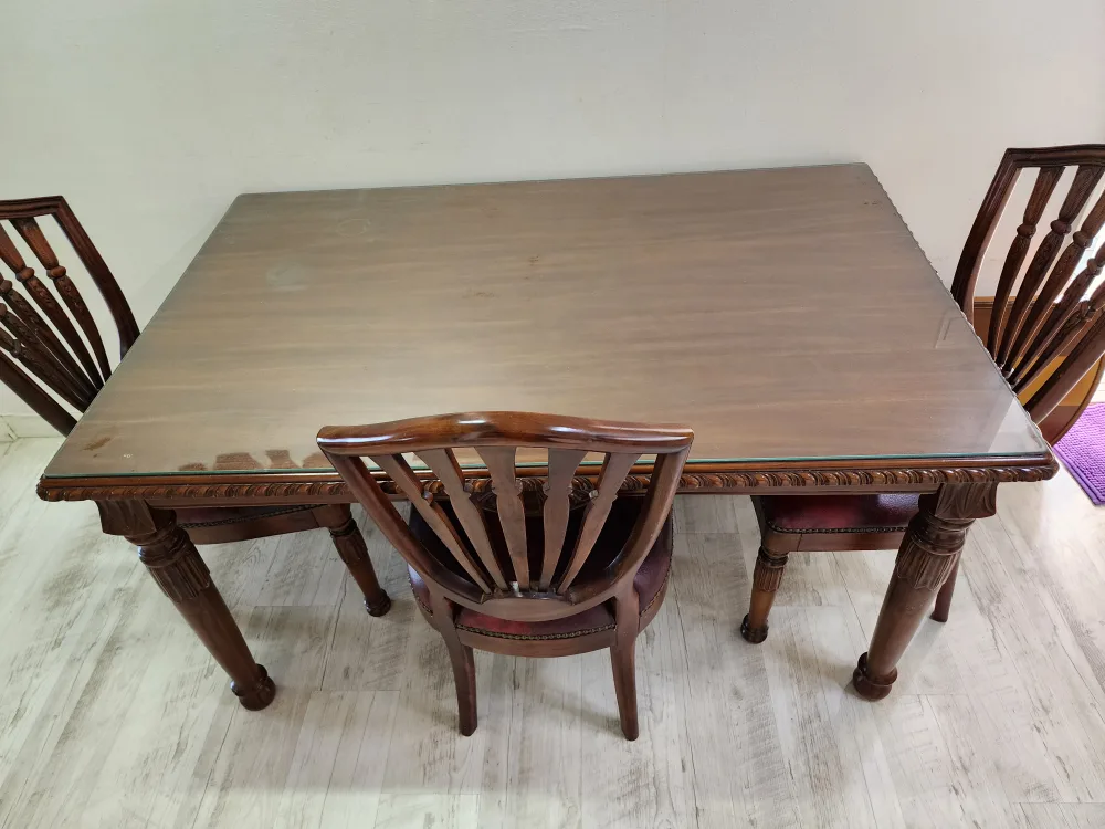 (가격인하)4인용 식탁팝니다(의자3개, 상판유리 포함)