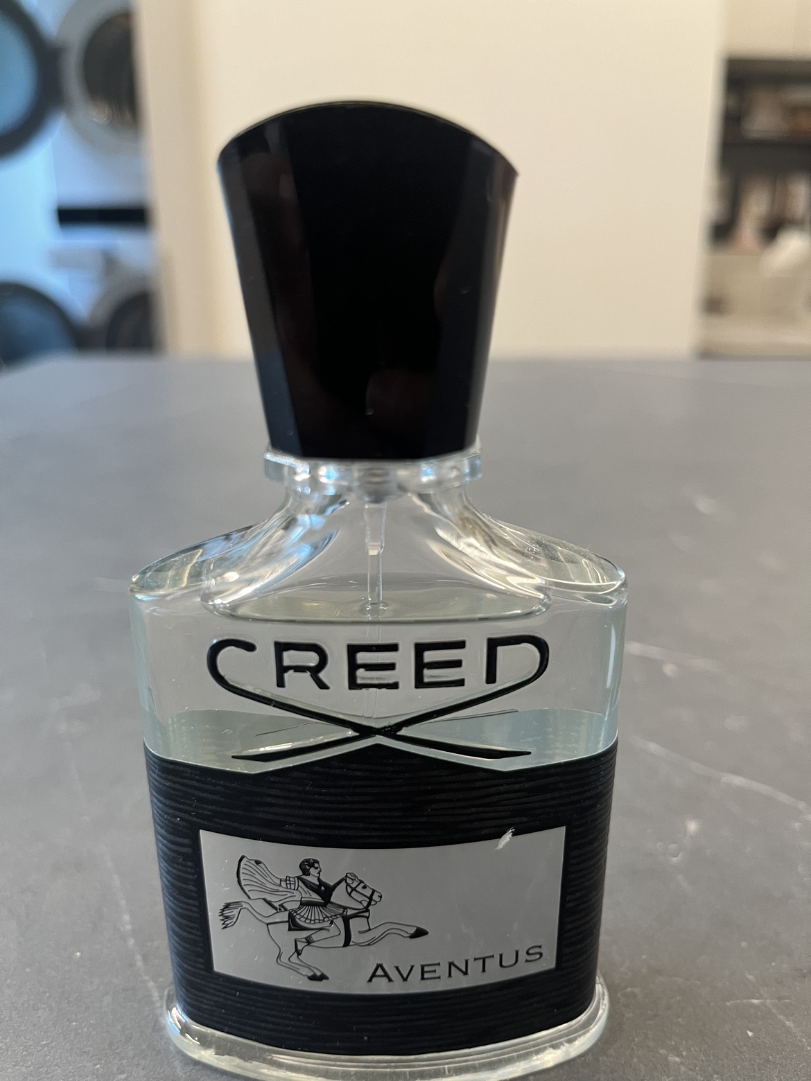 크리드 어벤투스 50ML 팝니다. 시향만해봤습니다.