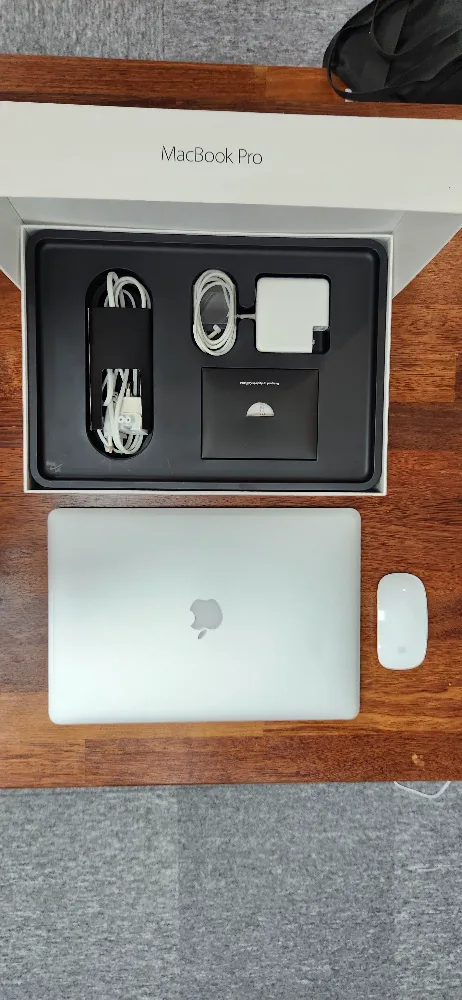 2015 맥북 프로 15.4인치 2.2GHz/16GB/256GB 풀박스 + 맥용 무선 키보드 + 마우스