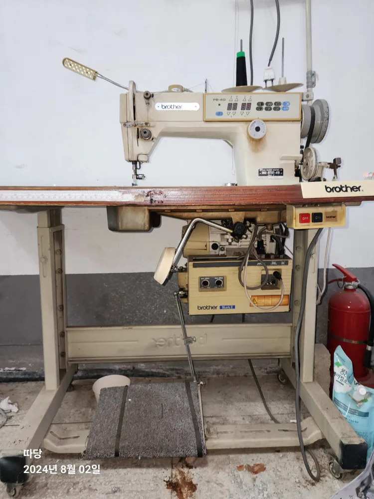 ☆●공업용 미싱1대 (가죽.두꺼운천등)오버록1대  성능 작독 최상입니다.힘좋아요.두대일괄 팝니다