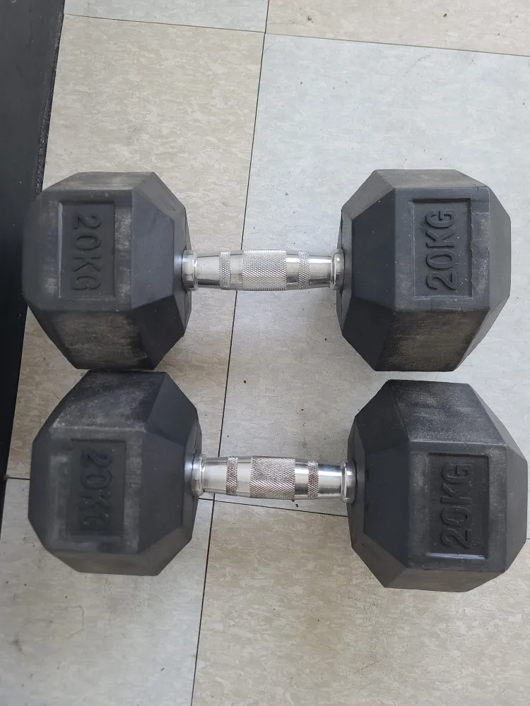 덤벨 17.5kg 2개 / 20kg 2개 판매합니다.