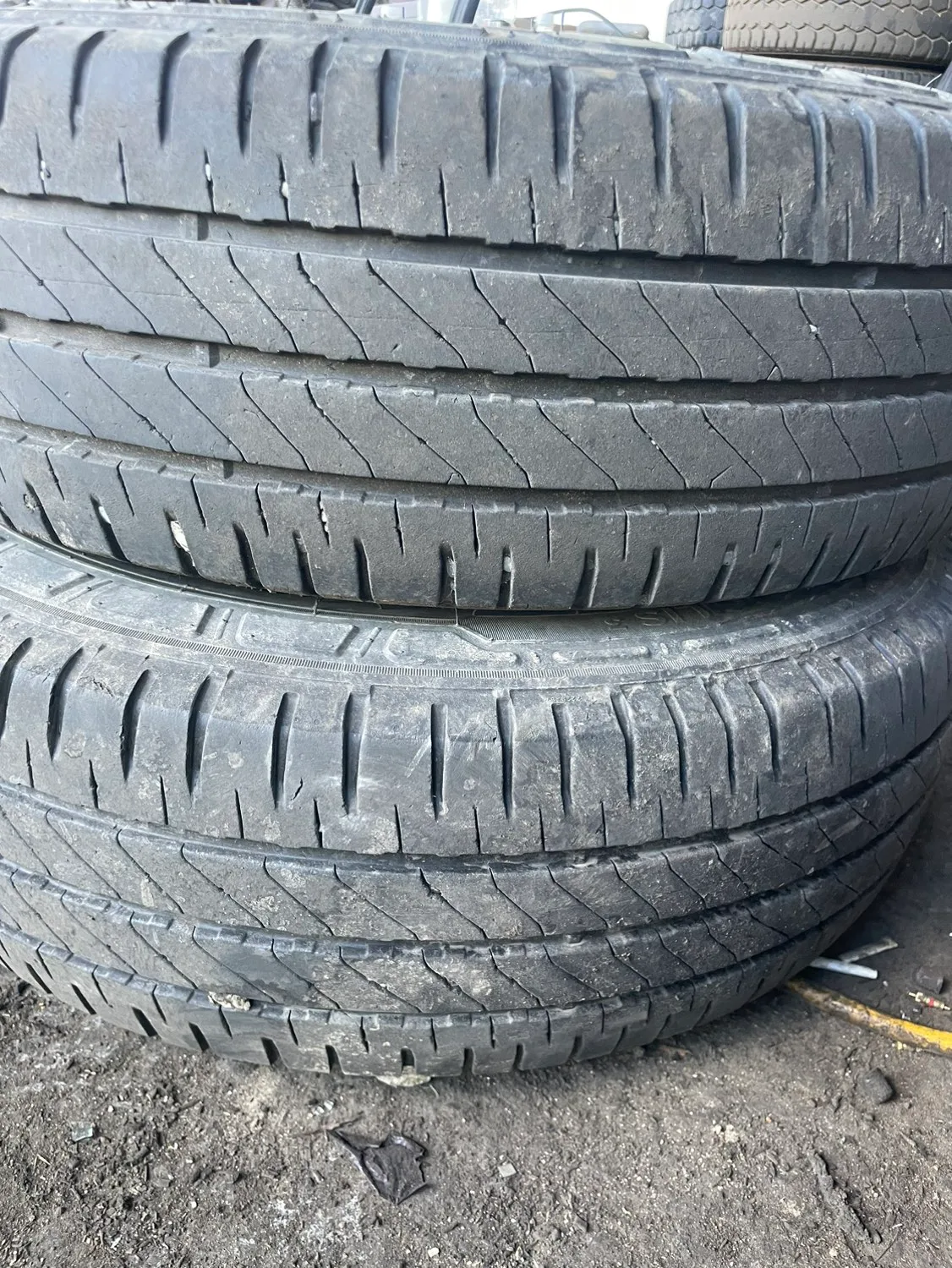 포터2 앞타이어 중고 팝니다.