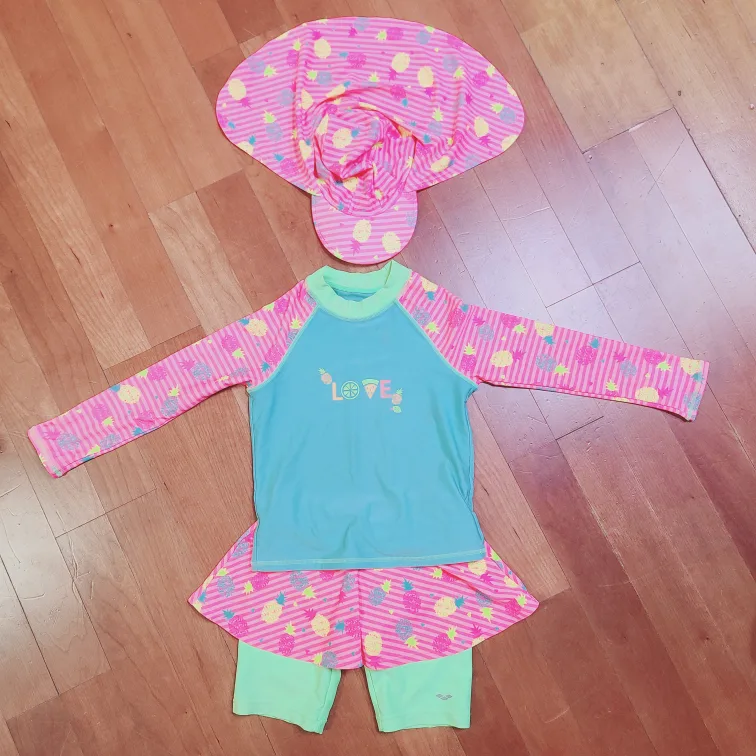 아레나 여아 래쉬가드 60 + 번개맨 구명조끼