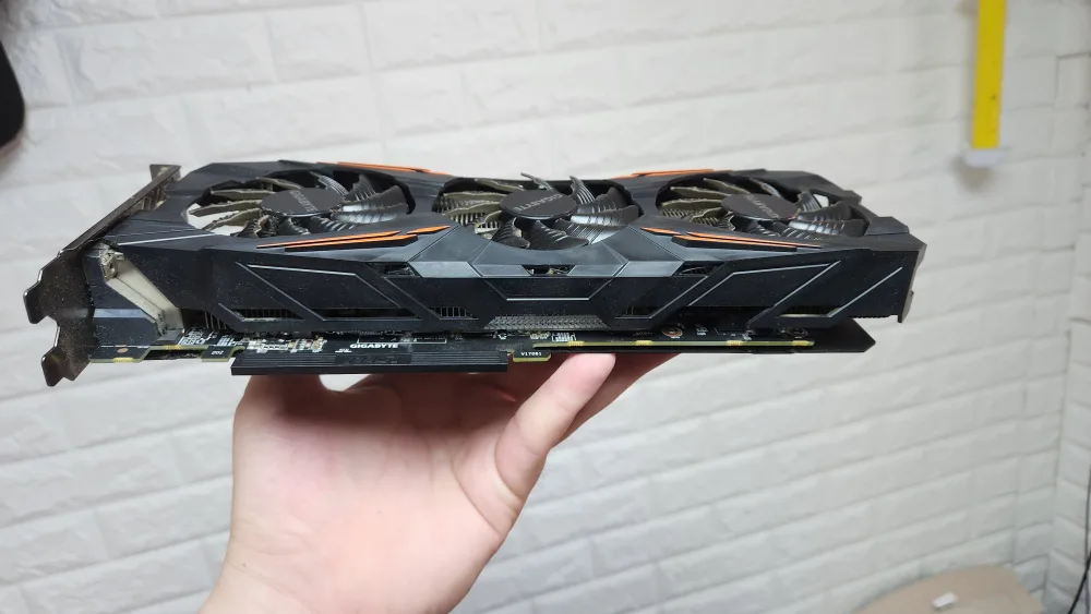 1070 Ti 그래픽카드 중고판매합니다