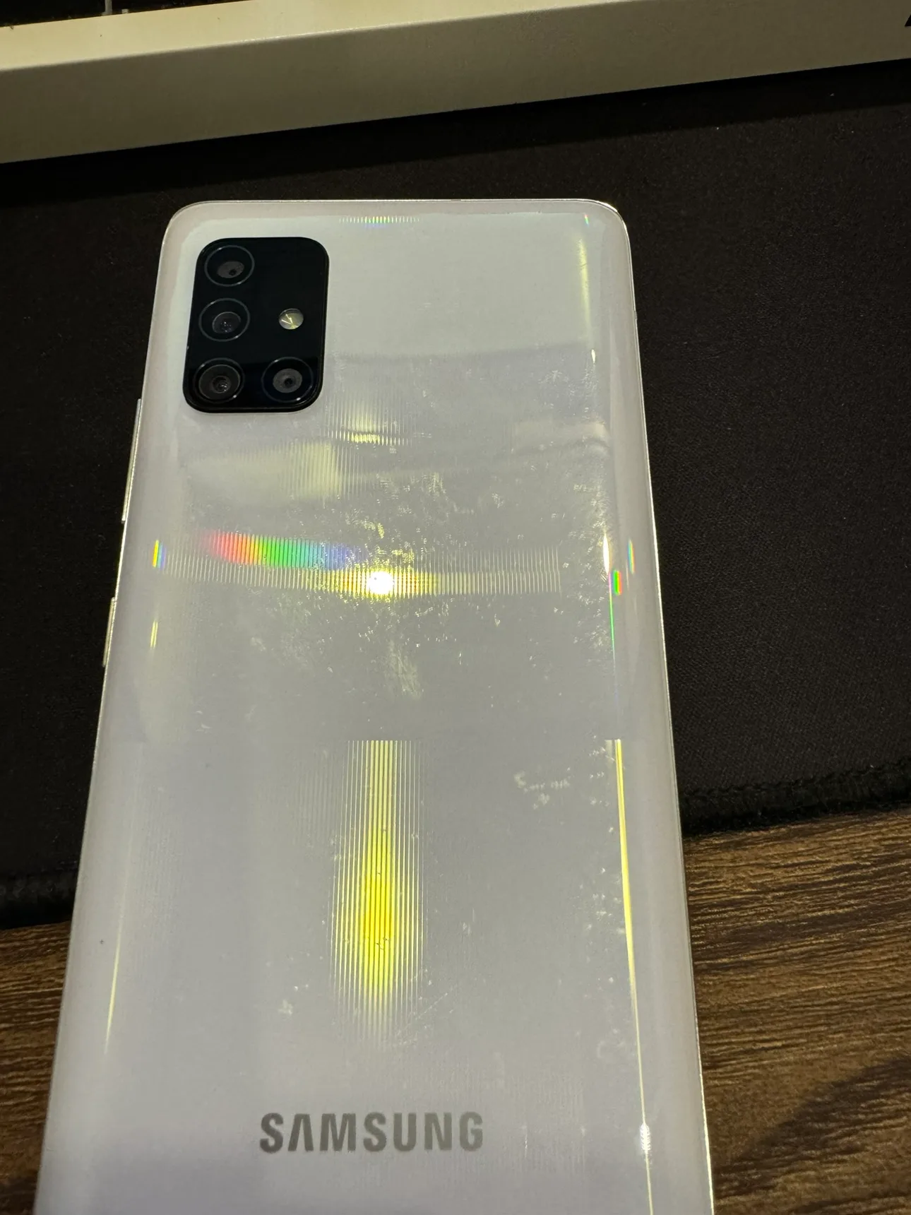 갤럭시 A51 128GB 화이트 팝니다.