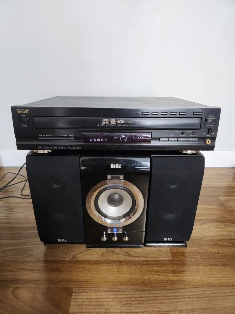 인켈     5CD   PLAYER 상태양호!재생중Cd체인지가능!