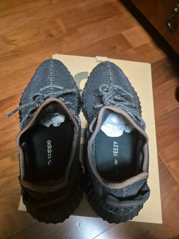 이지부스트 350V2 트리플블랙 275