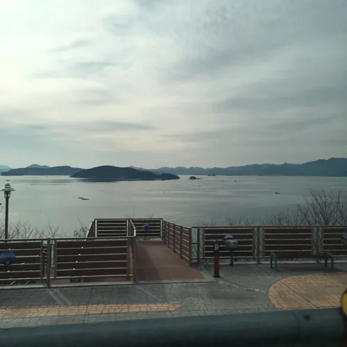 투인쓰맘