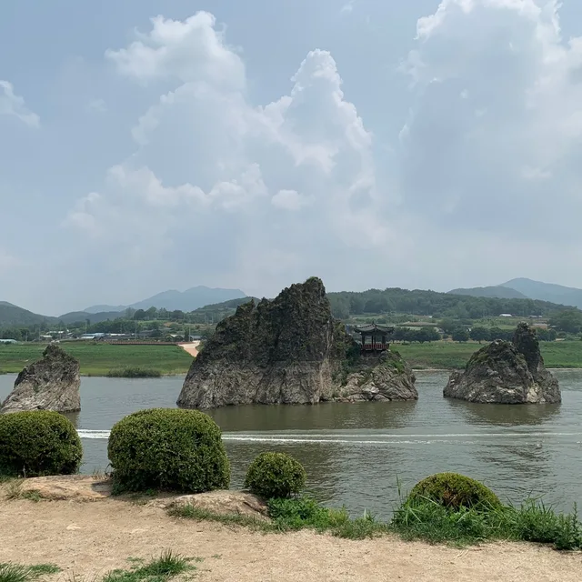챨리