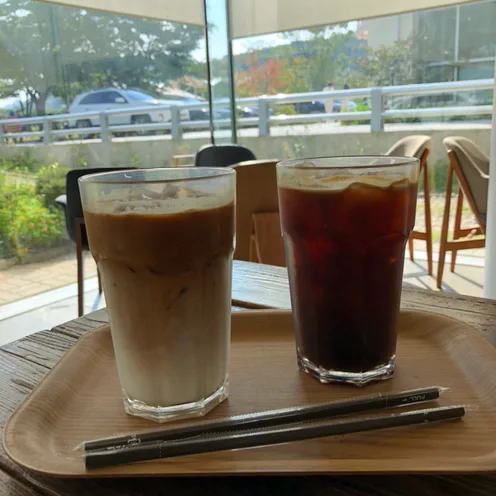 날아라