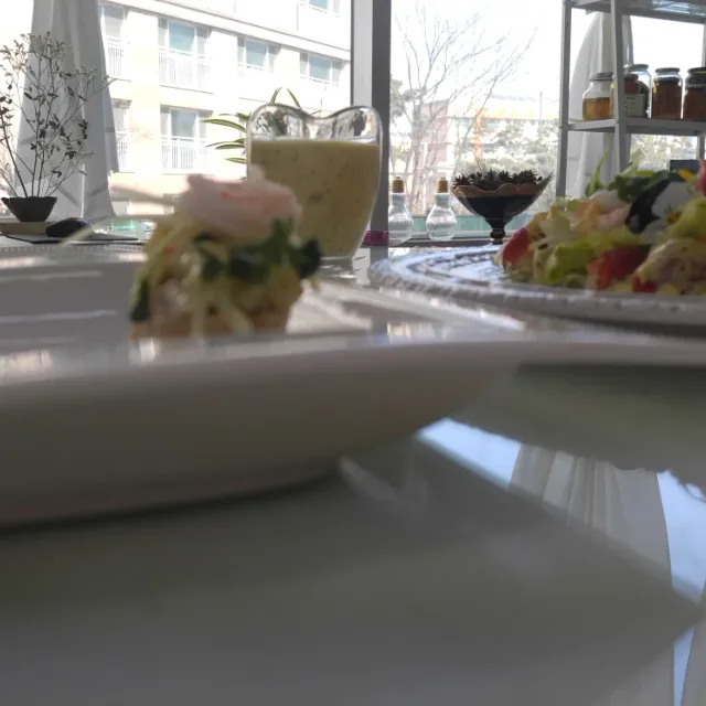 띠용