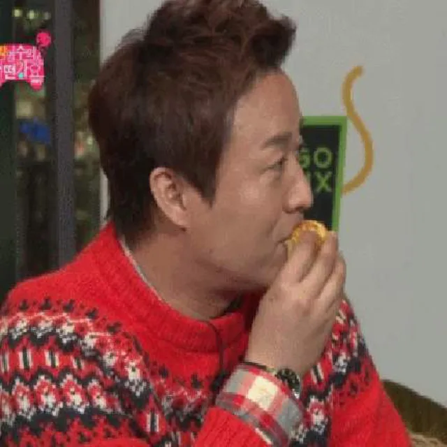 입닫고빵이나먹어