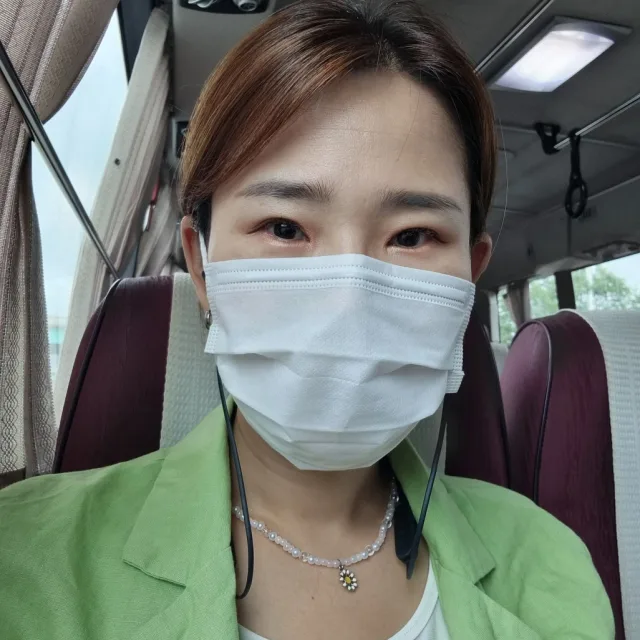 홍지