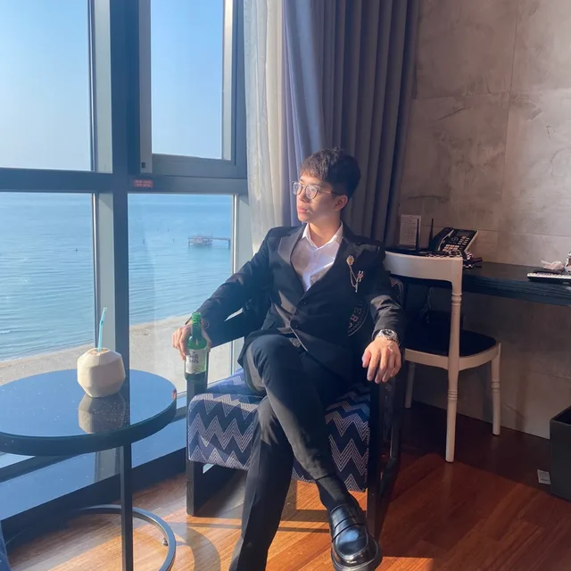 박진우