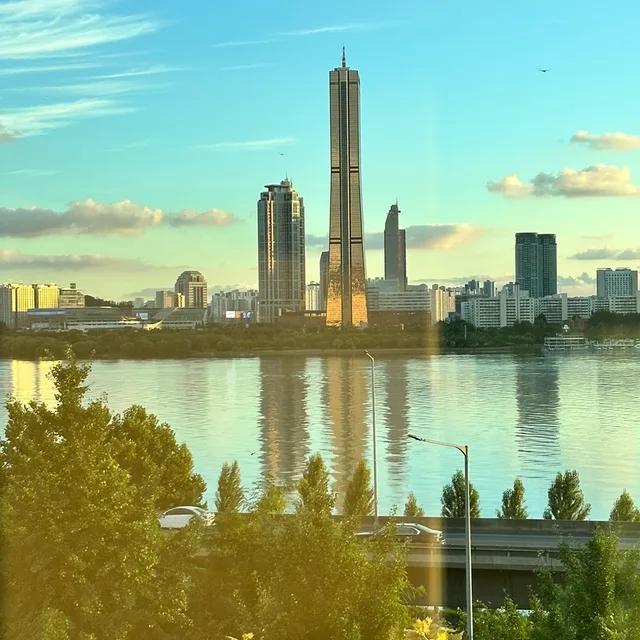 히히