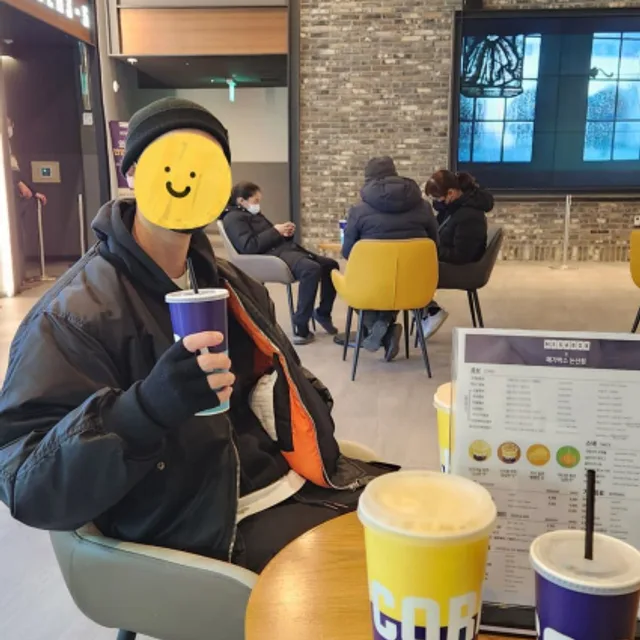 지나가는사람3