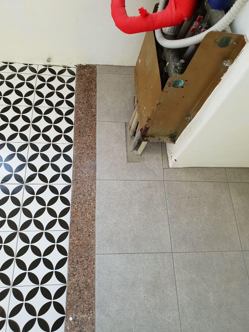 TJ TILING